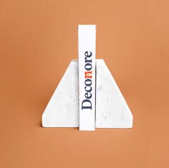 Tria Kitap Tutacağı