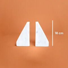 Tria Kitap Tutacağı