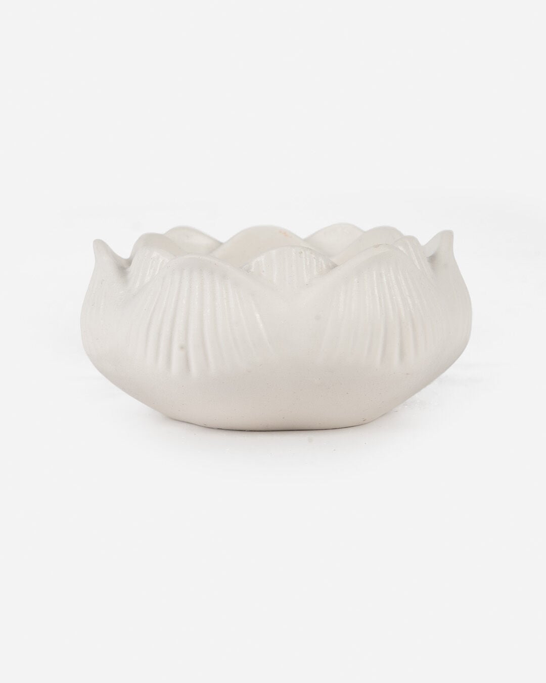 Lotus Seramik Çiçek Formlu Mumluk Beyaz (8x4 cm)